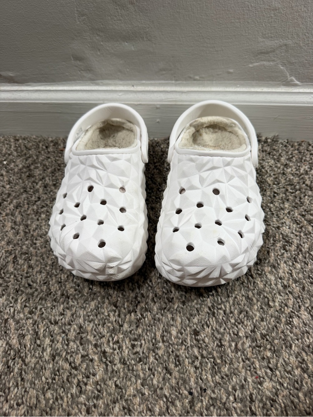 CROCS Kids White Textured Geometric Clog